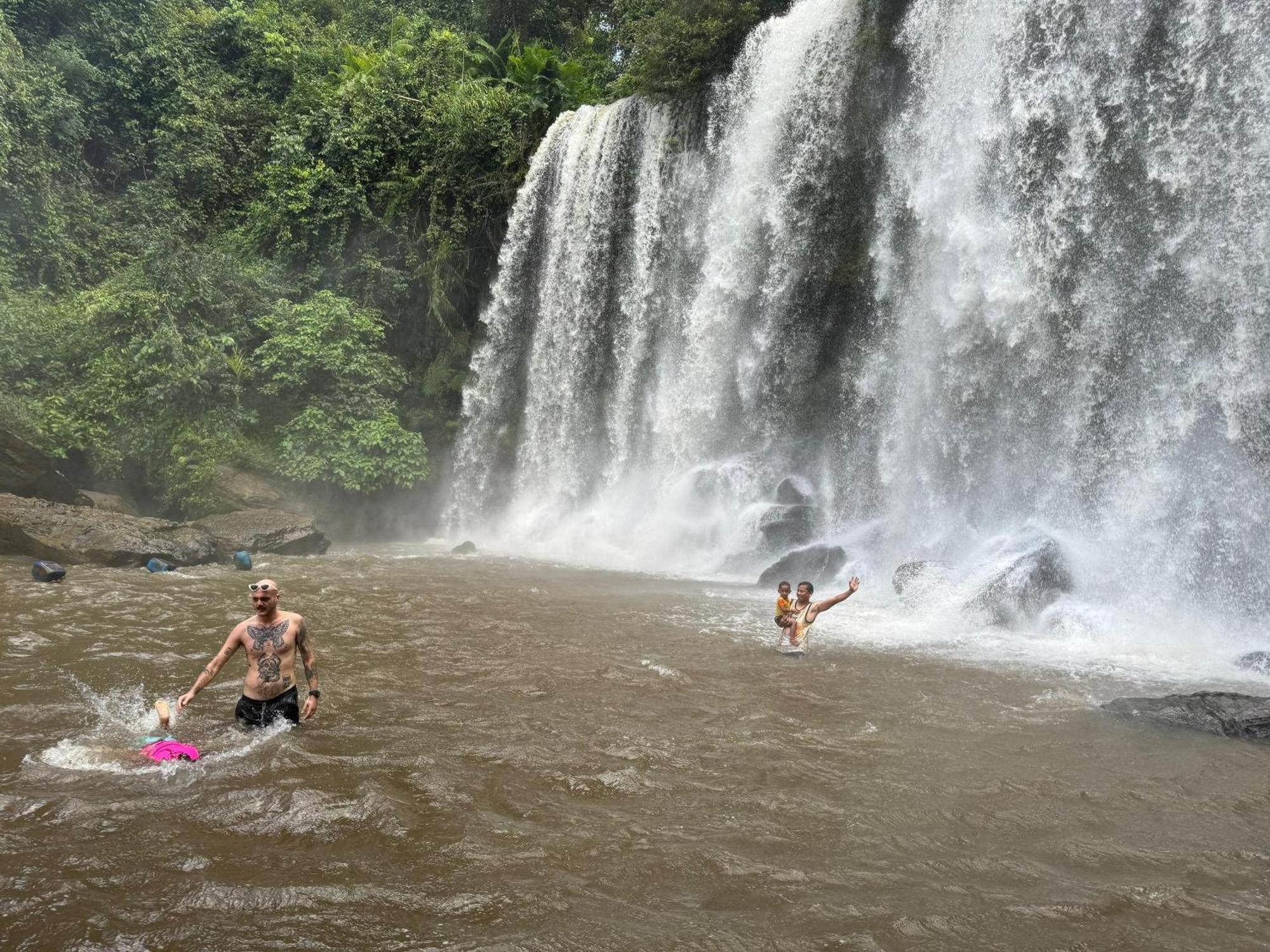 The Drop Inn Siem Reap Bagian luar foto